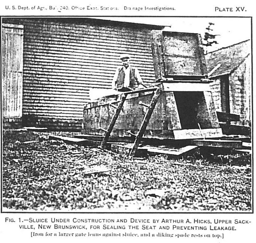 Arthur A Hicks and box sluice aboiteau (in Warren 1911)